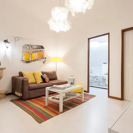 Ginjinha House - 4 - Bairro Alto - With Ac By Lisbeyond Pensionat